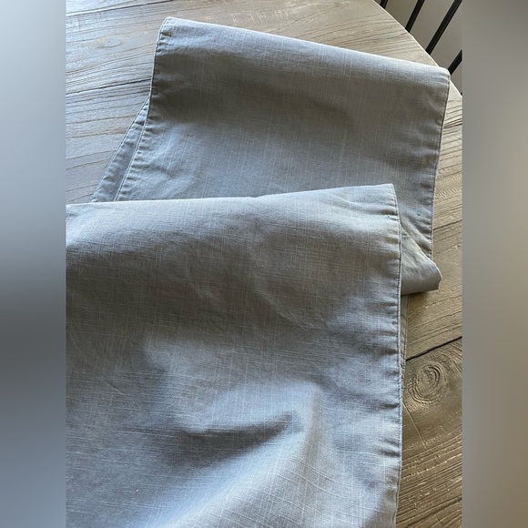 Table Runner-Gray - Picture 2 of 6